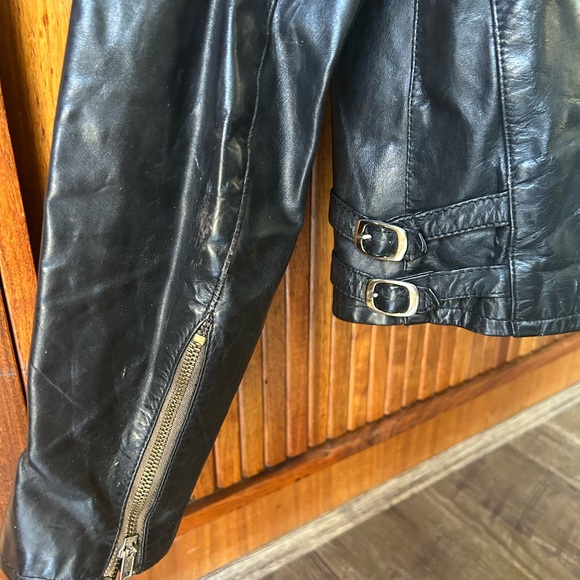 Vintage Black Leather Coat - Picture 8 of 12